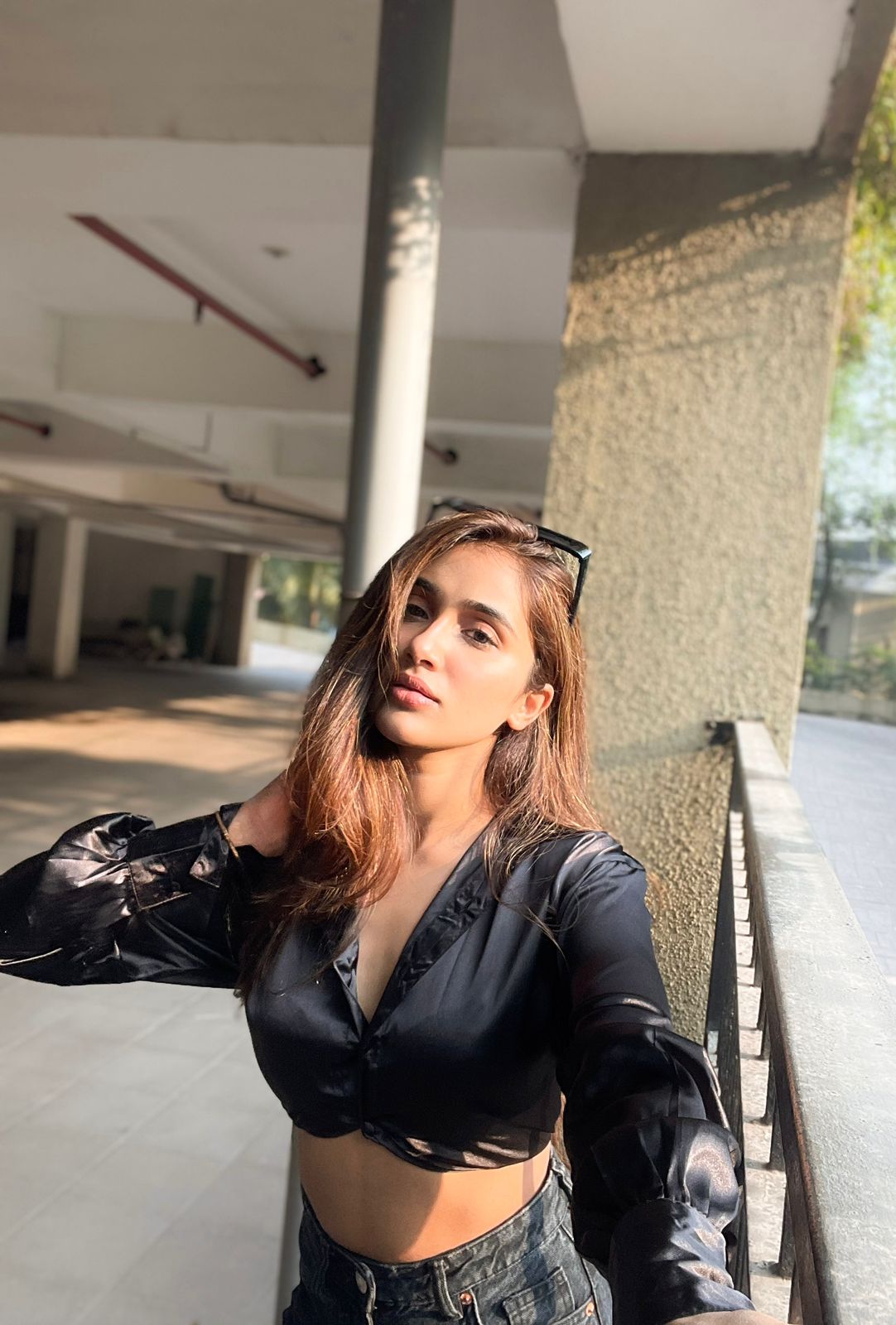 Basic satin shirt (black)