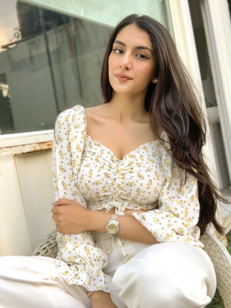 DayLily white floral top