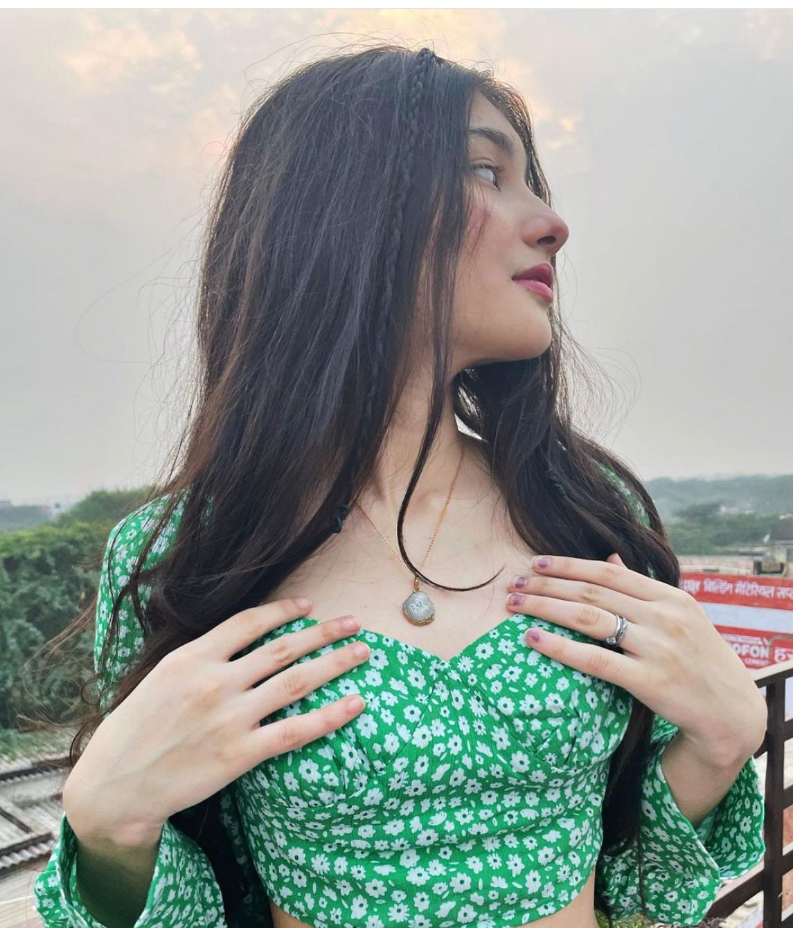 Green Floral Dingo Sleeve