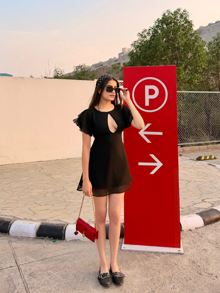 Lilith- Dress (Black)